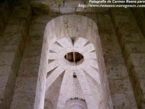 DETALLE DE LA C�MARA SOBRE NARTEX